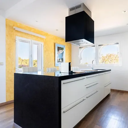 Al Khalif Atico Penthouse Apartment